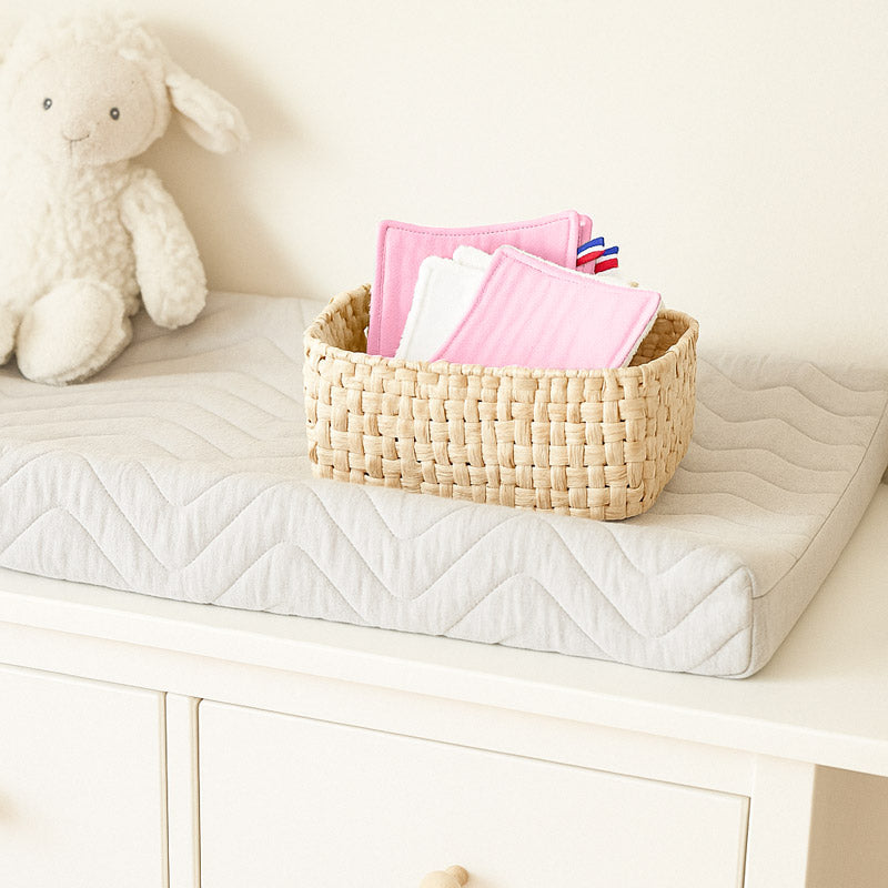 Sæt med seks genanvendelige vaskeklude i økologisk bomuld fra Papate – tre hvide og tre lyserøde, fremstillet i Frankrig